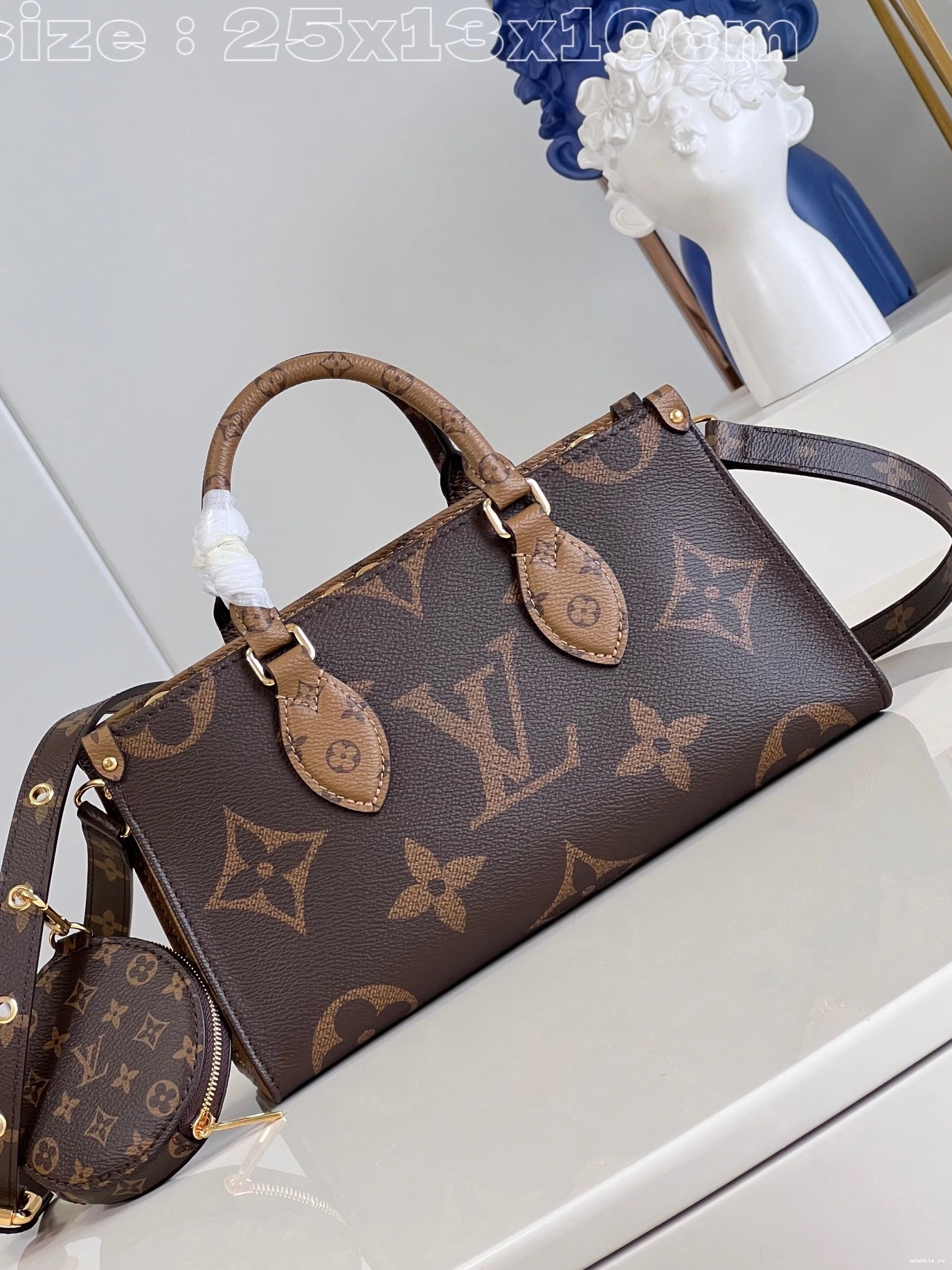 WIS East ONTHEGO VUITTON LOUIS West 1111